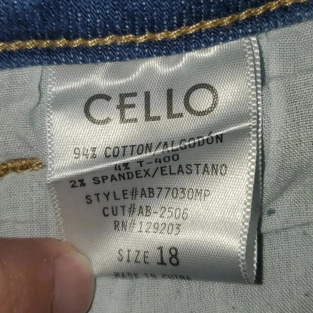Cello Distressed Cropped Skinny Jeans Size 18 NWT - Picture 10 of 10